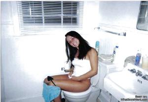 Ктол любит смотреть на женщин в туалете? - фото #7
