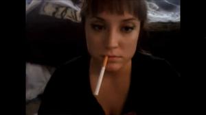 Элизабет любит курить - фото #48