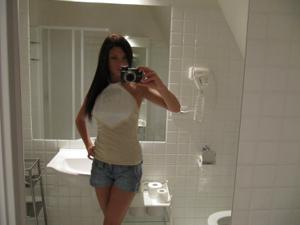 Селфи стройной Аманды в ванной - фото #15