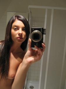 Селфи стройной Аманды в ванной - фото #24