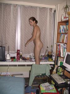 Молодая аргентинка голая после ванной - фото #37