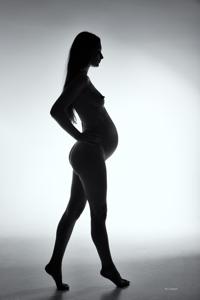 Беременная сучка показывает пизду и сношается - фото #7