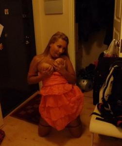 Кармен возбуждает себя, прежде чем трахнуться с дилдо - фото #6