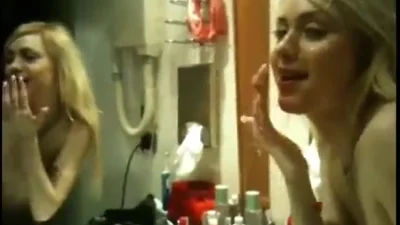 Ho eiaculato sul viso della bionda