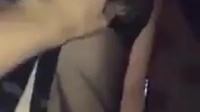 Femme turque chevauchant une bite