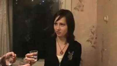 Per il suo compleanno, l'ha dato a tre persone.
