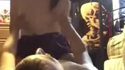 Estudiante monta la polla de su novio