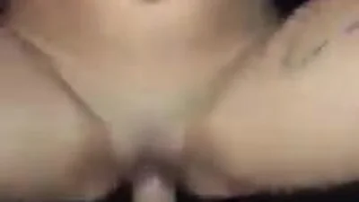 Bruna snella ha avuto un orgasmo intenso
