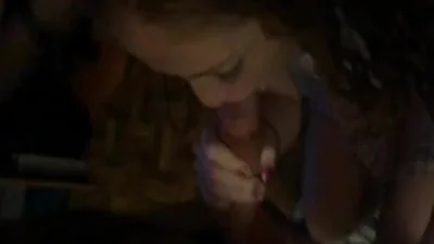 Chica pelirroja tiene relaciones sexuales con su conviviente