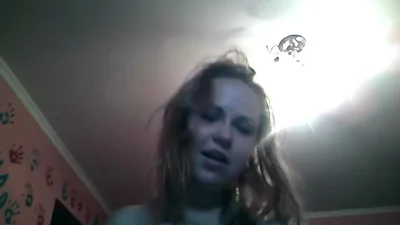 Mujer ucraniana muestra sus pechos por Skype
