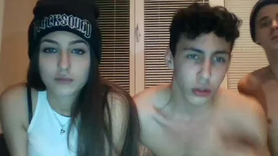 Chica linda y sus dos amigos